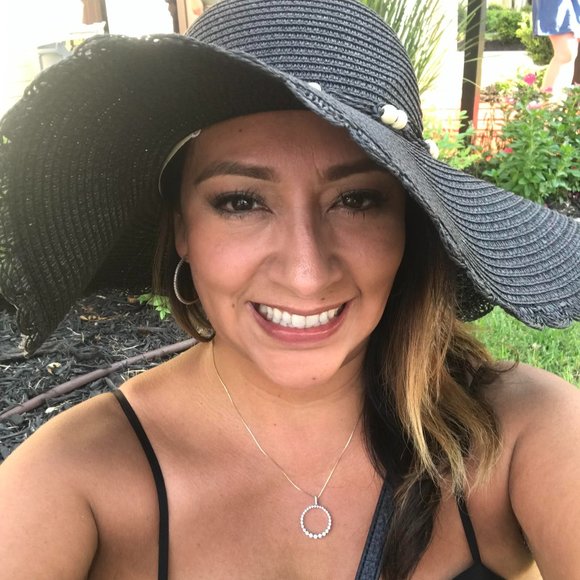 Meet your Posher, Erica - Picture 1 of 1